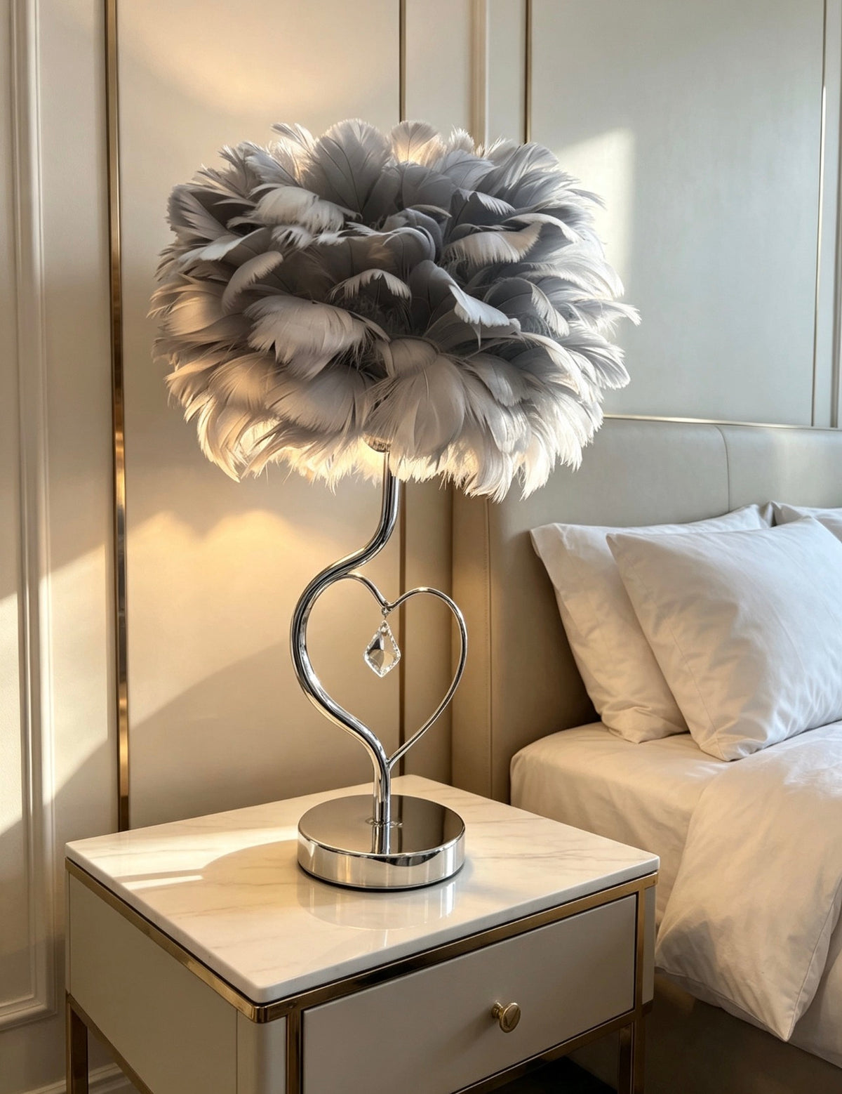 Feather Table Lamp — Heart Shaped Base — 12cm × 47cm — Elegant Accent Light